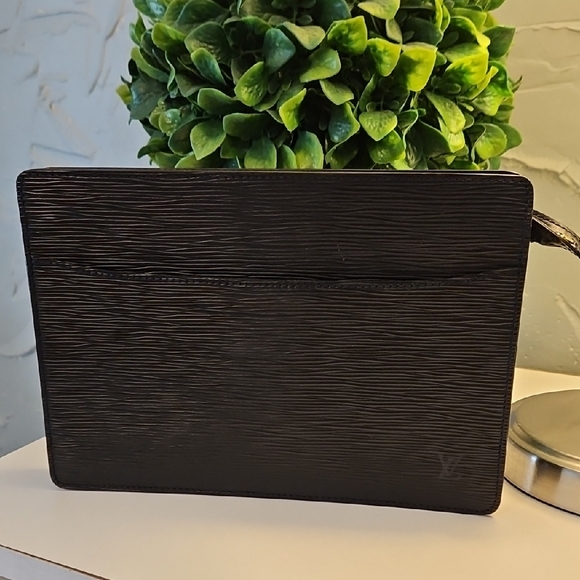Louis Vuitton Epi Pochette Black Clutch